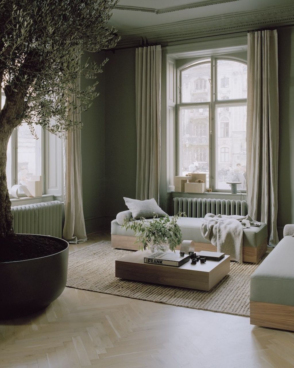 1635943776 New Worksterra2020Mass Wide Coffee Tablemass Daybed