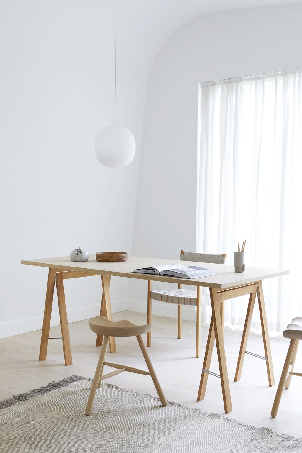 Form And Refine Living Shoemaker No49 Oak Austre Trestle