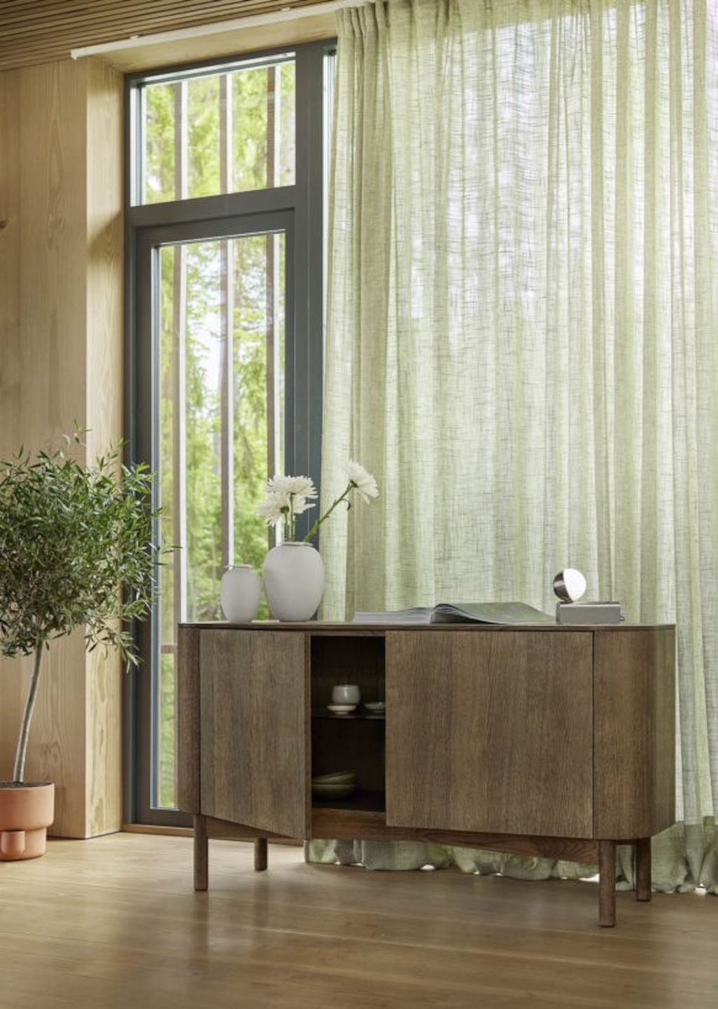 Loud Sideboard Smoked Oak Livingroom Northern Ph Chris Tonnesen Low Res 583X819