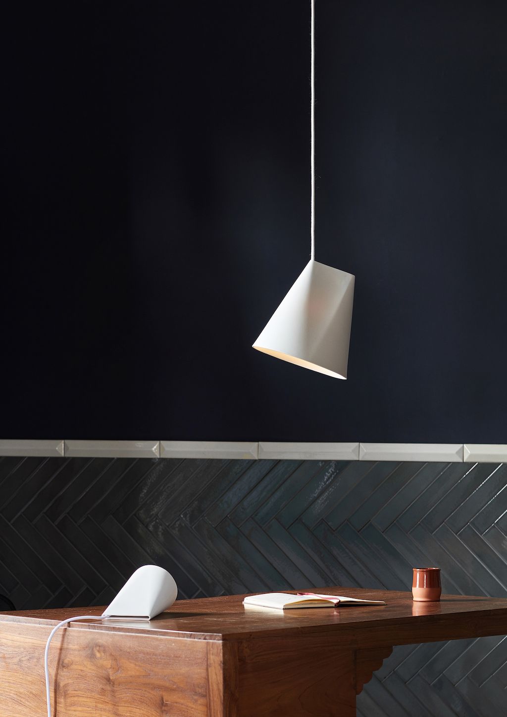 Goldkant Moebe Ceramic Pendant Ic Low Res 07B