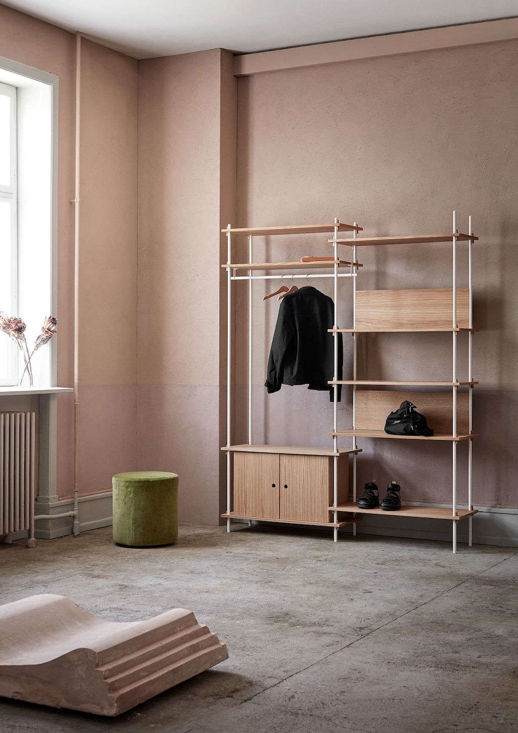 Goldkant Moebe Shelving System In Context Low Res 68
