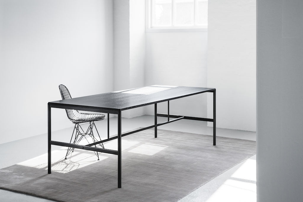 Million Mies Dining Table
