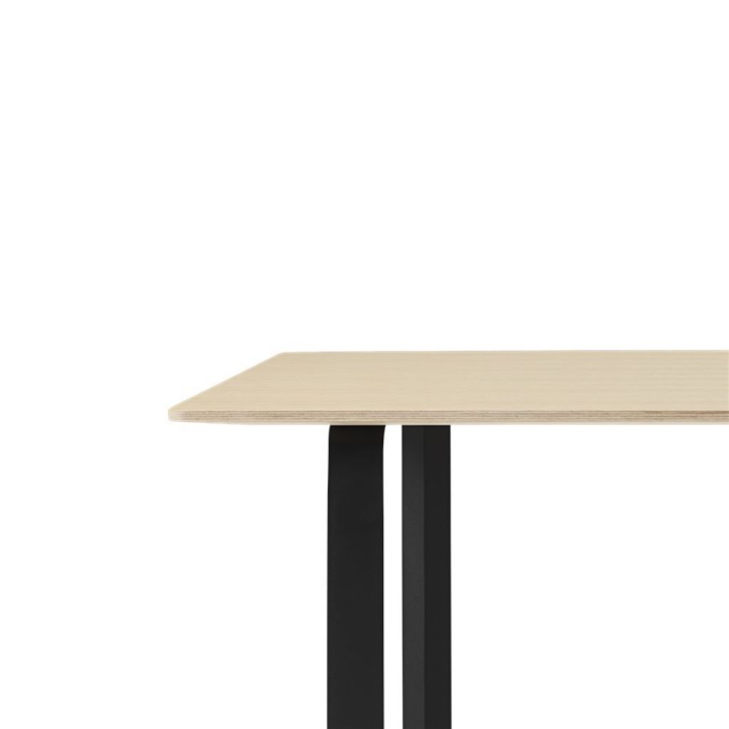 Muuto 7070 Small Black Oak